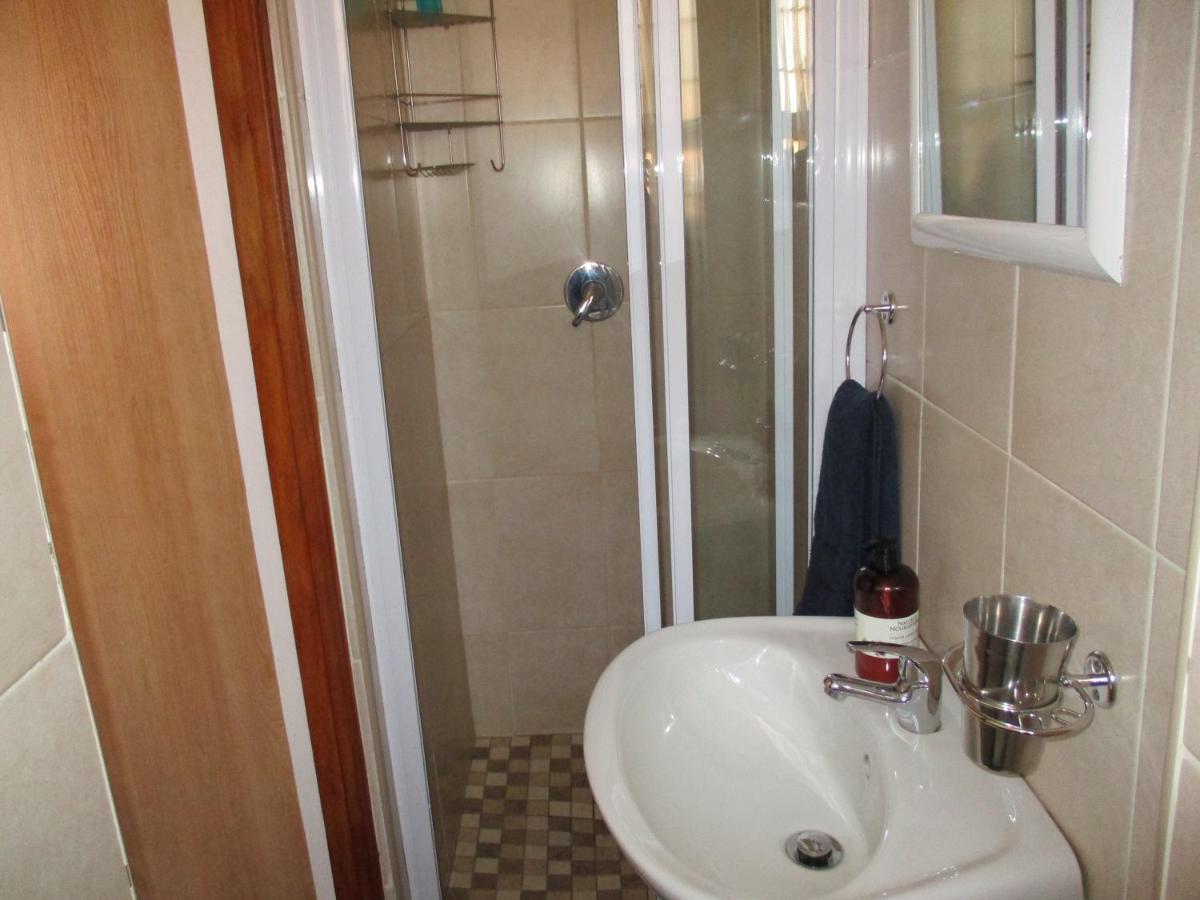 White Rose Guest House Vanderbijlpark Ngoại thất bức ảnh