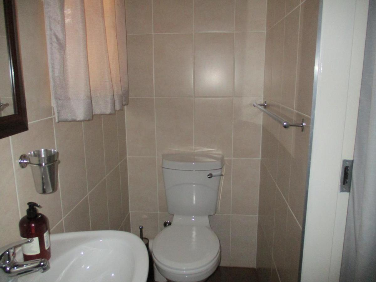 White Rose Guest House Vanderbijlpark Ngoại thất bức ảnh