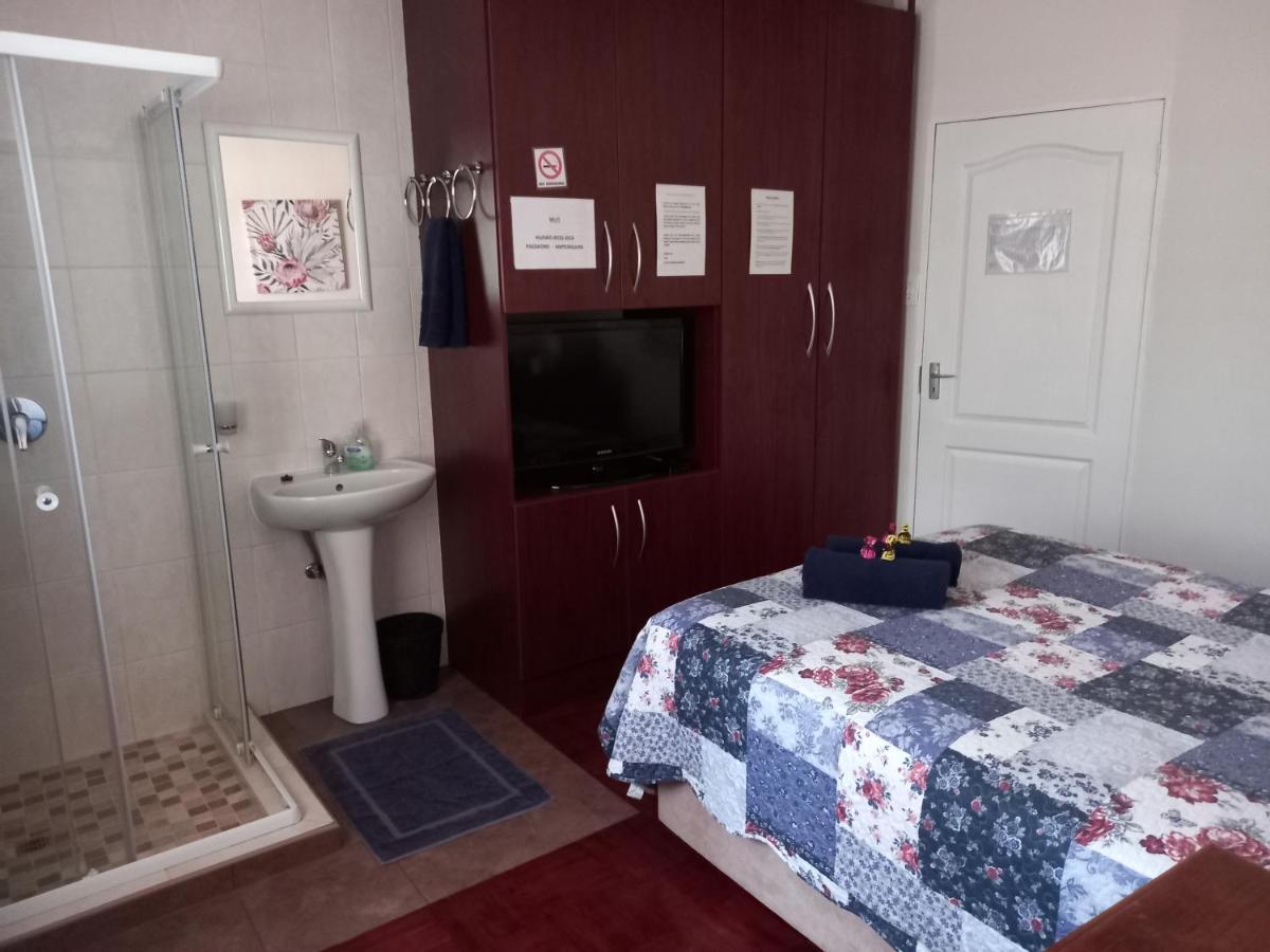 White Rose Guest House Vanderbijlpark Ngoại thất bức ảnh